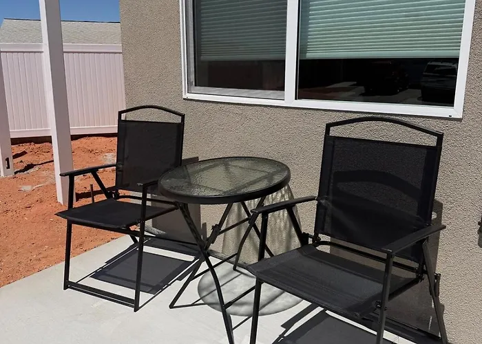 Desert View Apartment Page